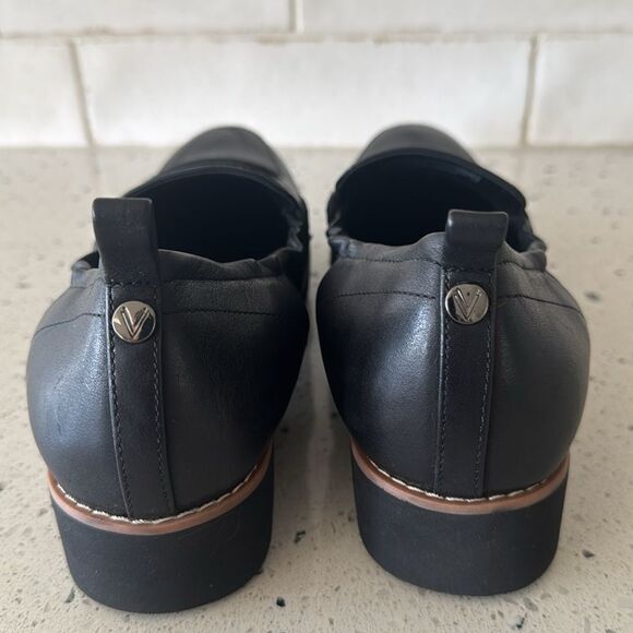 Vionic Cynthia Black Leather Slip-On Penny Loafers Sleek Comfy Shoes Size 8 EUC - Picture 4 of 12